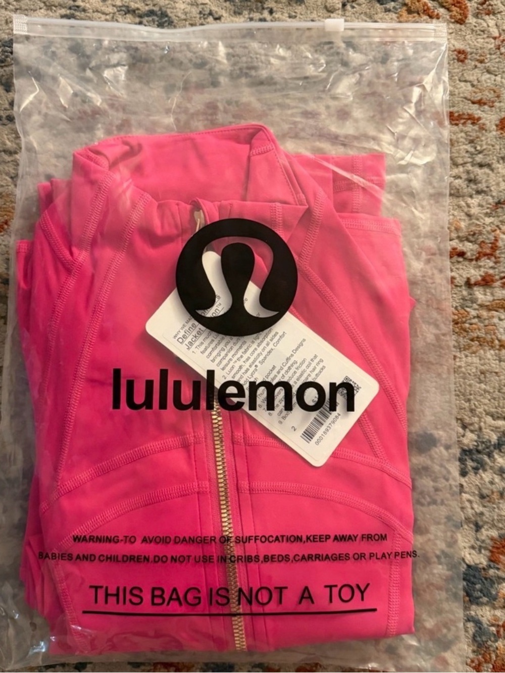lululemon bright pink jacket with gold zipper - Picture 4 of 5